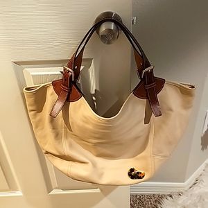 NEW NEVER USED DOONEY & BURKE IVORY AND TAN LARGE HOBO PURSE
